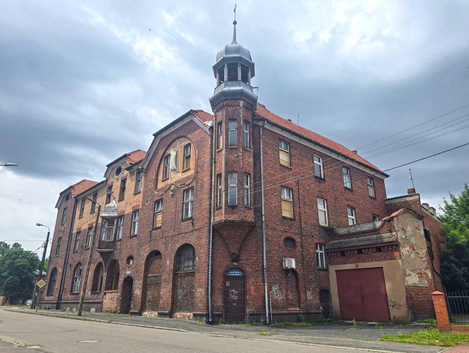 Kędzierzyn-Koźle: Miasto rozważa remont dawnego Hafen Hotelu. Jest szansa na duże dofinansowanie