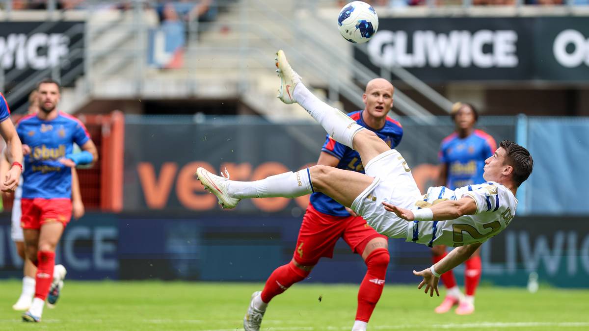 Piast Gliwice przegrywa z Pogonią Szczecin. Emocjonujące starcie na stadionie