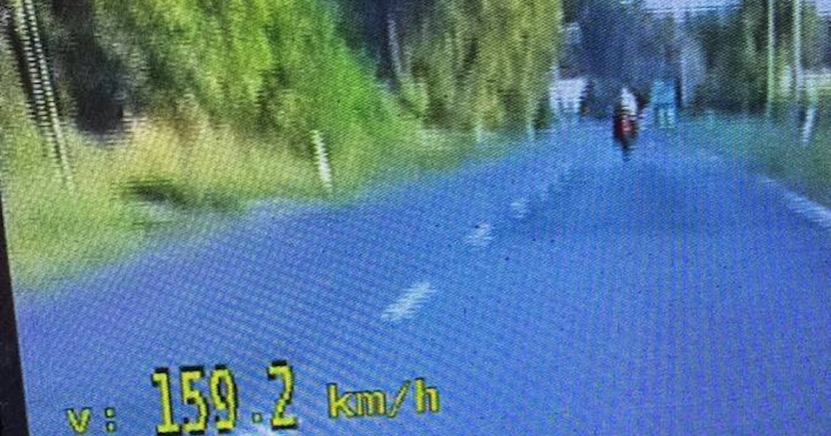 Pędził motocyklem przez Racibórz. Mieszkaniec powiatu kędzierzyńsko-kozielskiego stracił prawo jazdy
