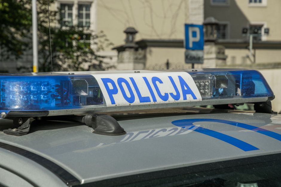Nielegalny towar na targowisku w Strzelcach Opolskich. Policja zabezpieczyła papierosy