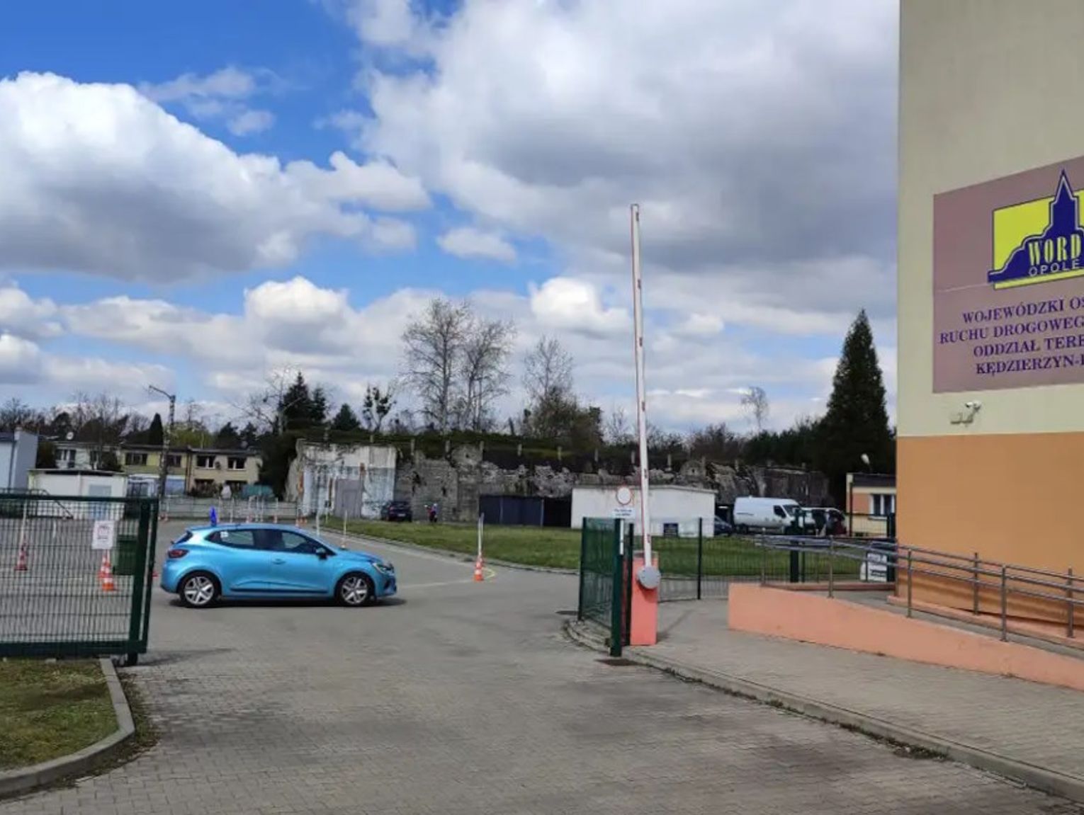 Długie oczekiwanie na egzamin w WORD Kędzierzyn-Koźle. Kursanci muszą uzbroić się w cierpliwość