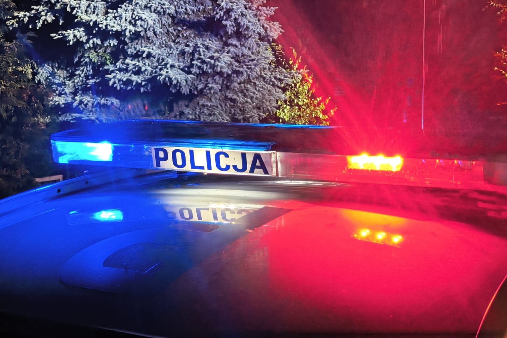 Gliwice: Agresywny mężczyzna na terenie szkoły przy ulicy Kozielskiej