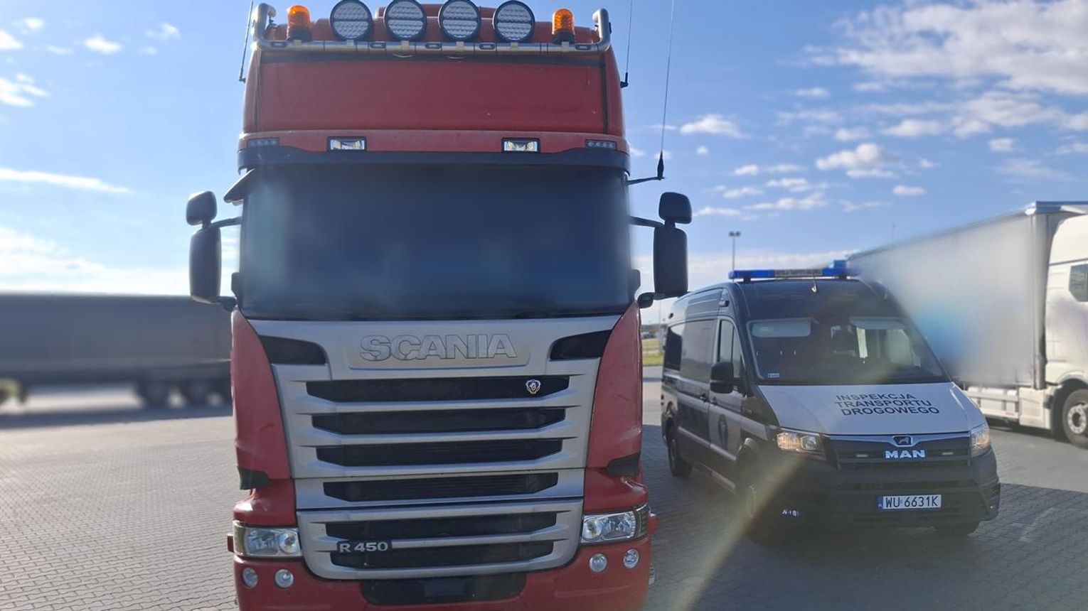 Podejrzany transport mięsa na autostradzie A4. Kontrola inspektorów z Kędzierzyna-Koźla