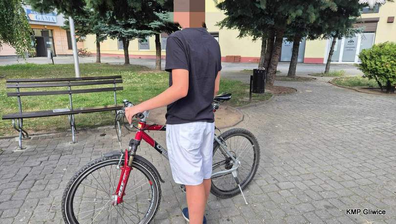 Rozbój na nastolatku zakończony kolizją. Sprawczyni była kompletnie pijana