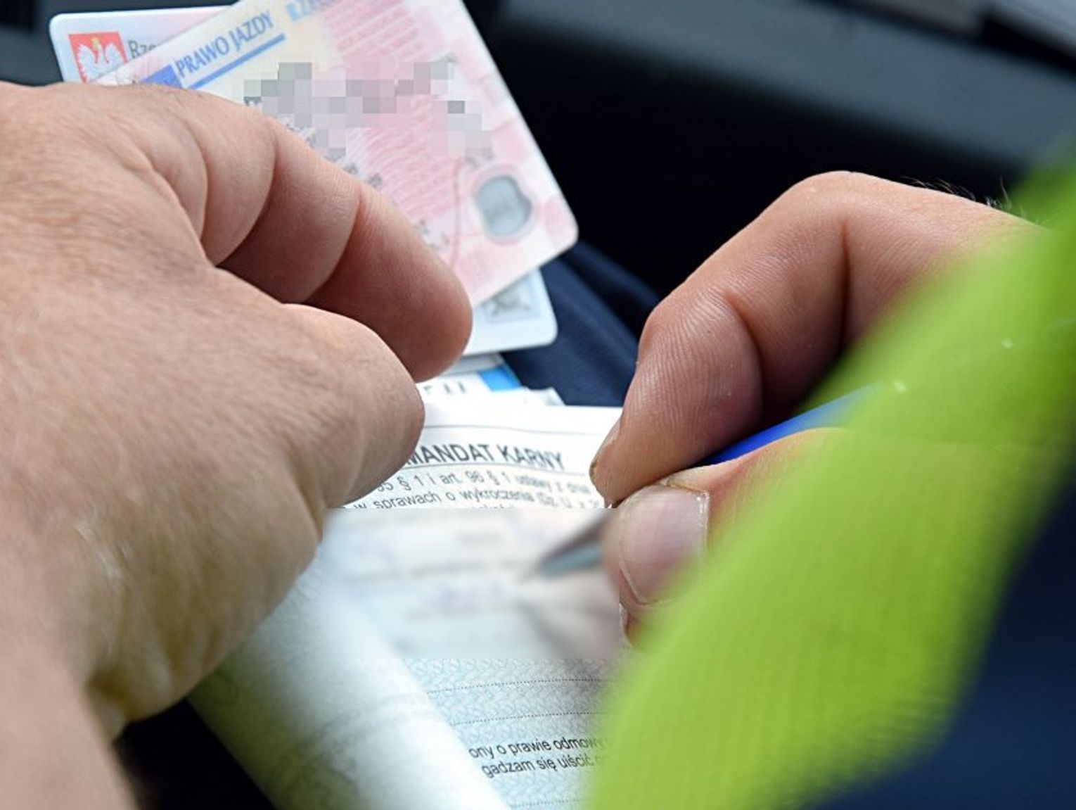 Kędzierzyn-Koźle: Wpadł podczas kontroli drogowej. Miał sądowy zakaz i auto bez badań