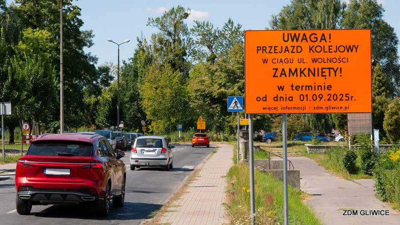Kolejowa inwestycja za blisko 600 milionów złotych. Zamknięty przejazd w Łabędach