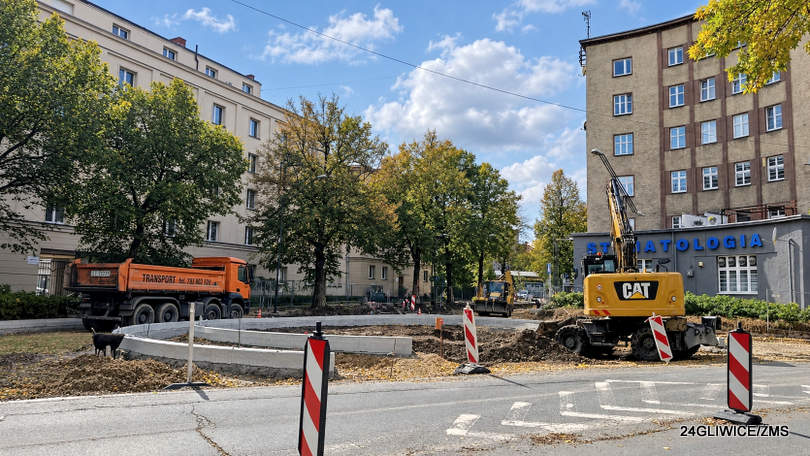 Gliwice: Prace na skrzyżowaniu w centrum postępują. W październiku asfalt