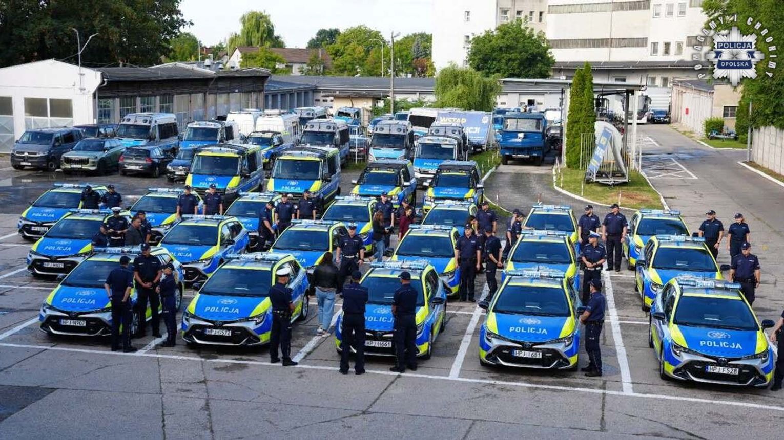 Nowy radiowóz hybrydowy zasilił flotę policji w Kędzierzynie-Koźlu