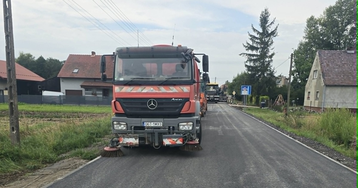 Koniec asfaltowania na drodze Zakrzów-Cisek. Inwestycja na finiszu