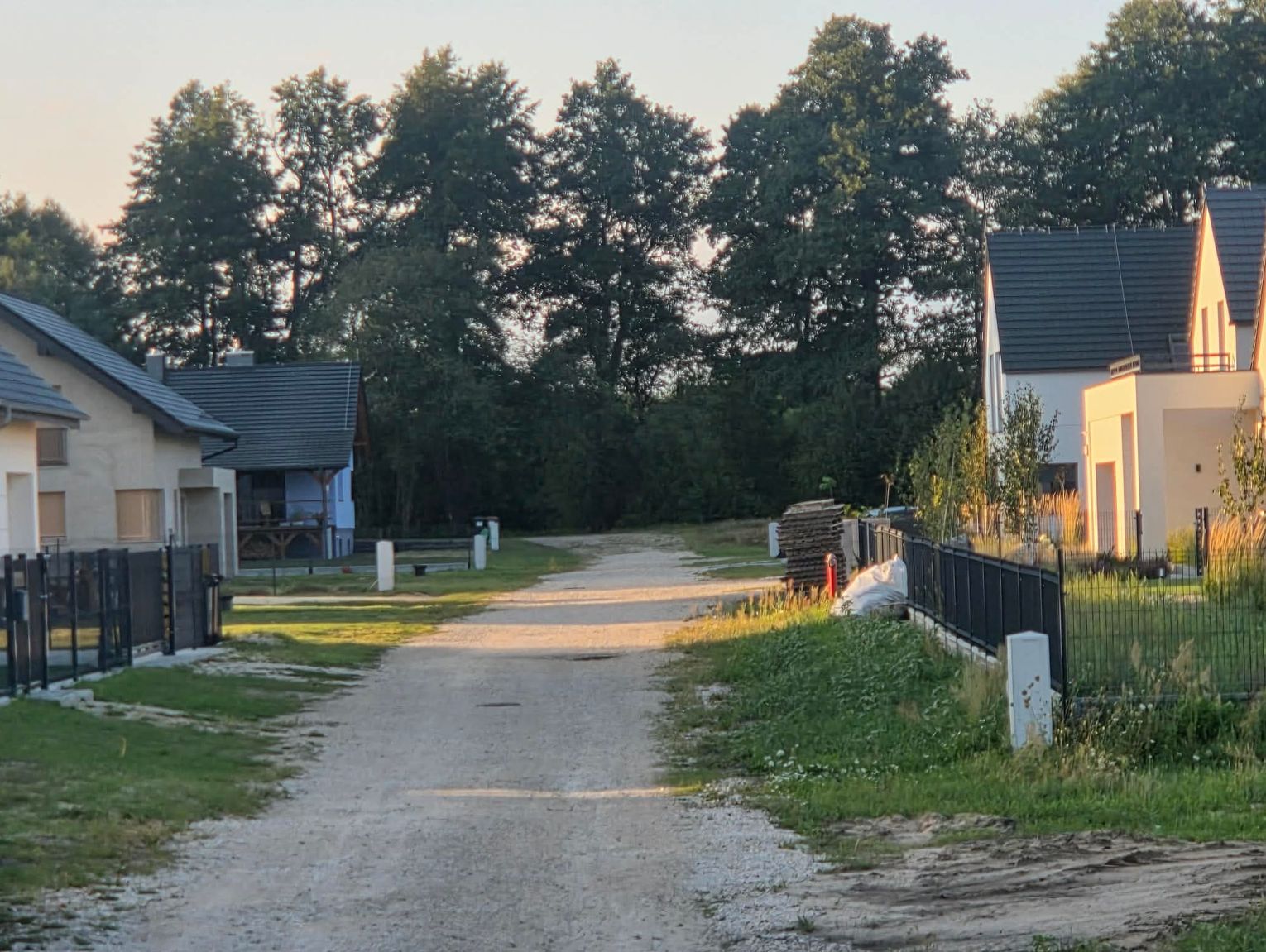 Nowa nawierzchnia i oświetlenie na ulicy Piaskowej w Kolonowskiem