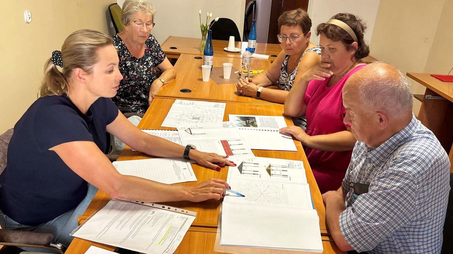 Kędzierzyn-Koźle: Mieszkańcy współtworzą nową wiatę przy ulicy Wiklinowej