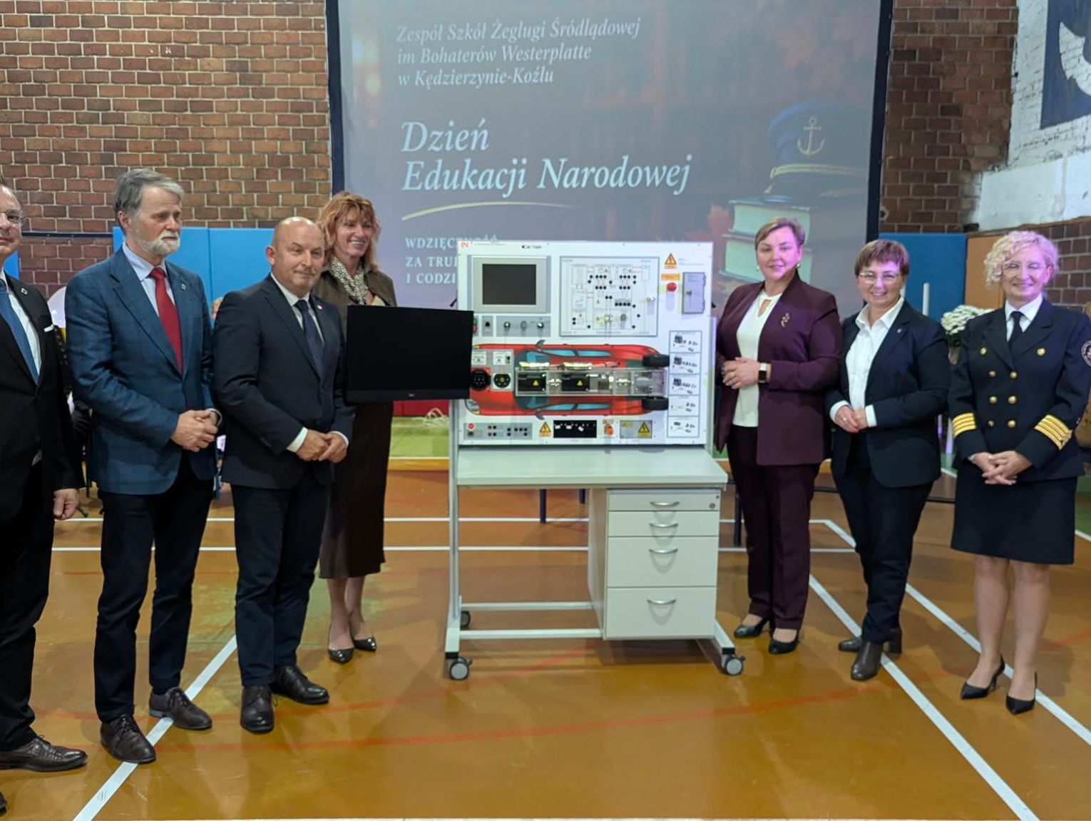 Symulator napędu hybrydowego trafił do Zespołu Szkół Żeglugi Śródlądowej