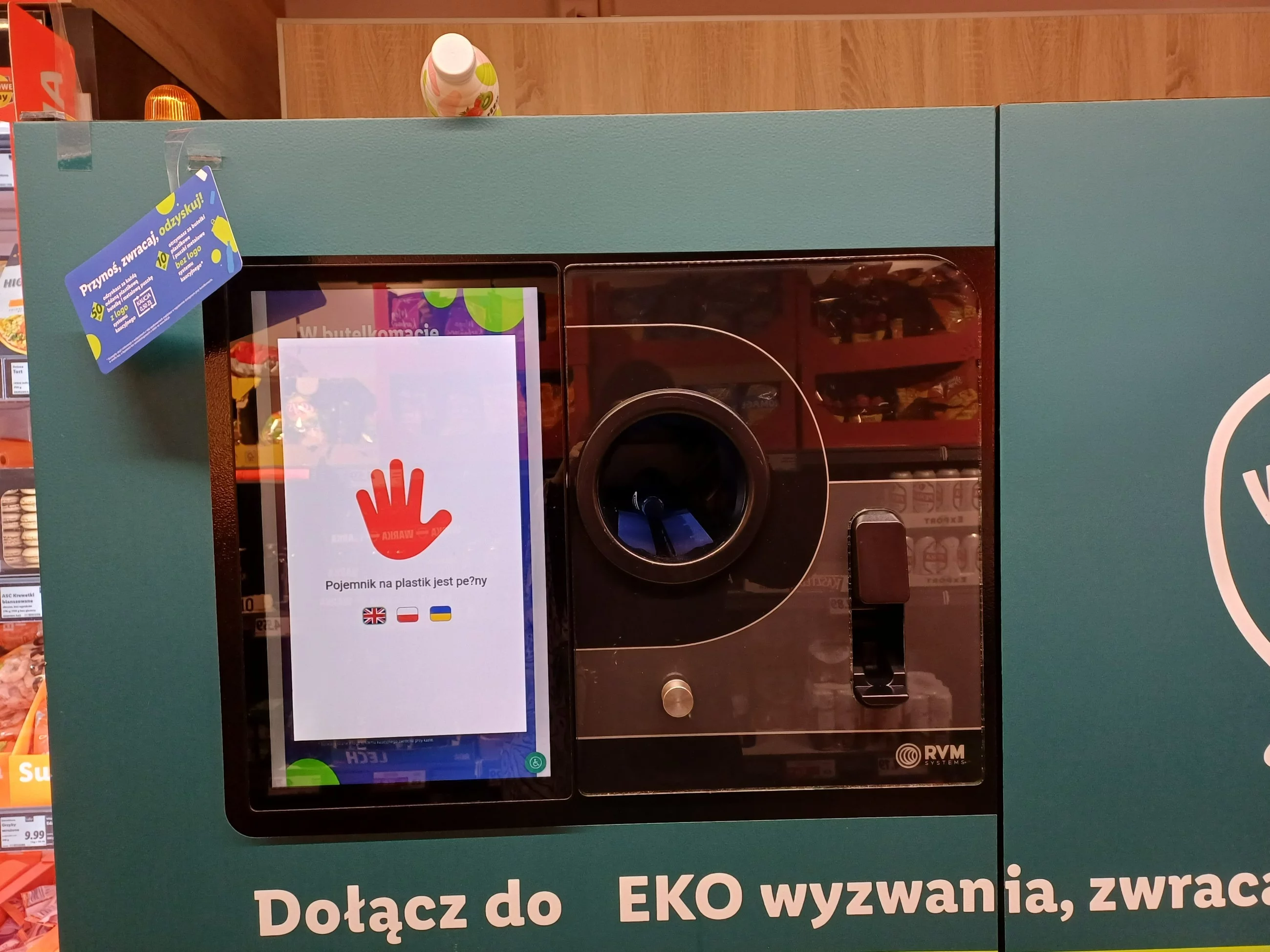 Problemy z oddawaniem butelek w Opolu. Mieszkańcy skarżą się na kolejki i awarie