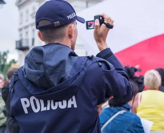 Kradzież w sklepie w Gliwicach: Policja poszukuje mężczyzny z wizerunku