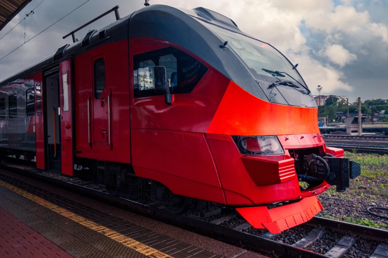 Wakacyjne podróże z dziećmi za symboliczną opłatą - oferta Kolei Śląskich