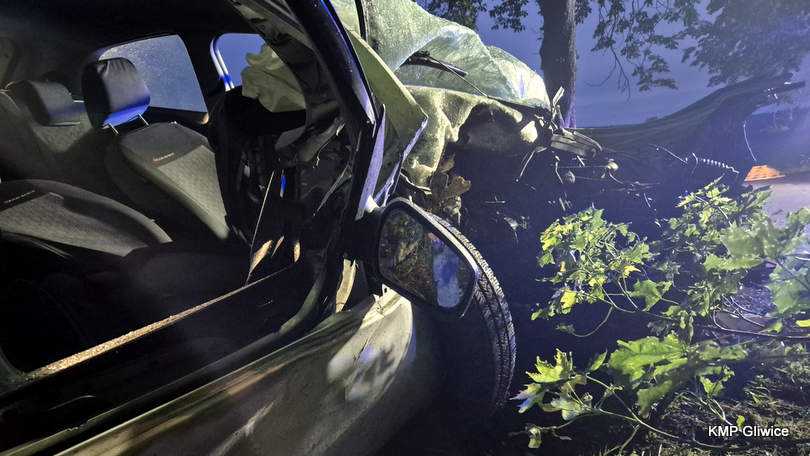 Wypadek w Gliwicach. Nie żyje 19-letni kierowca forda