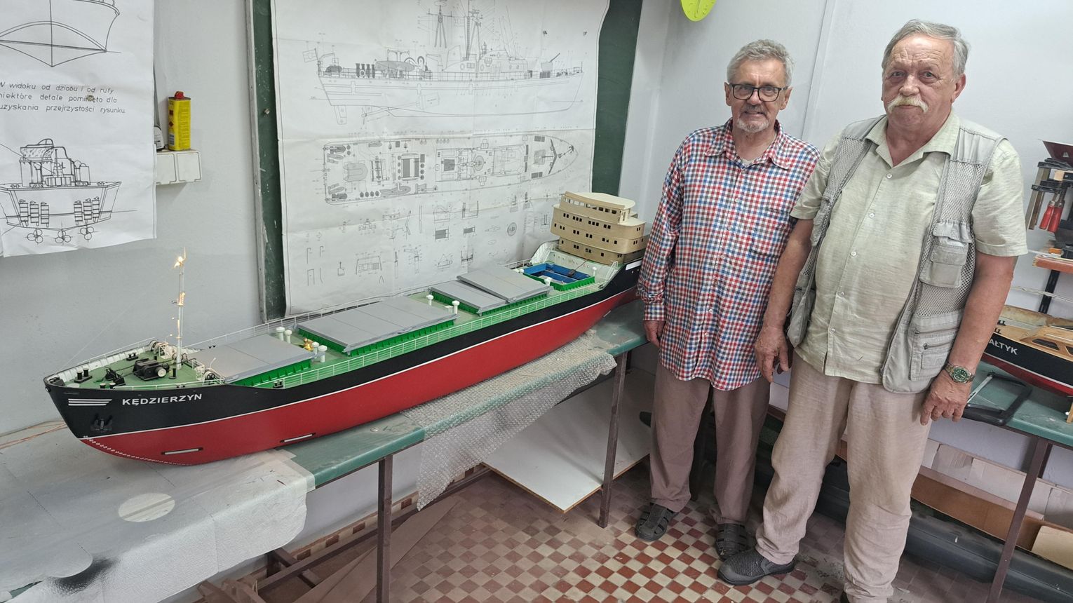 W Kędzierzynie-Koźlu powstaje imponujący model statku M/S „Kędzierzyn”