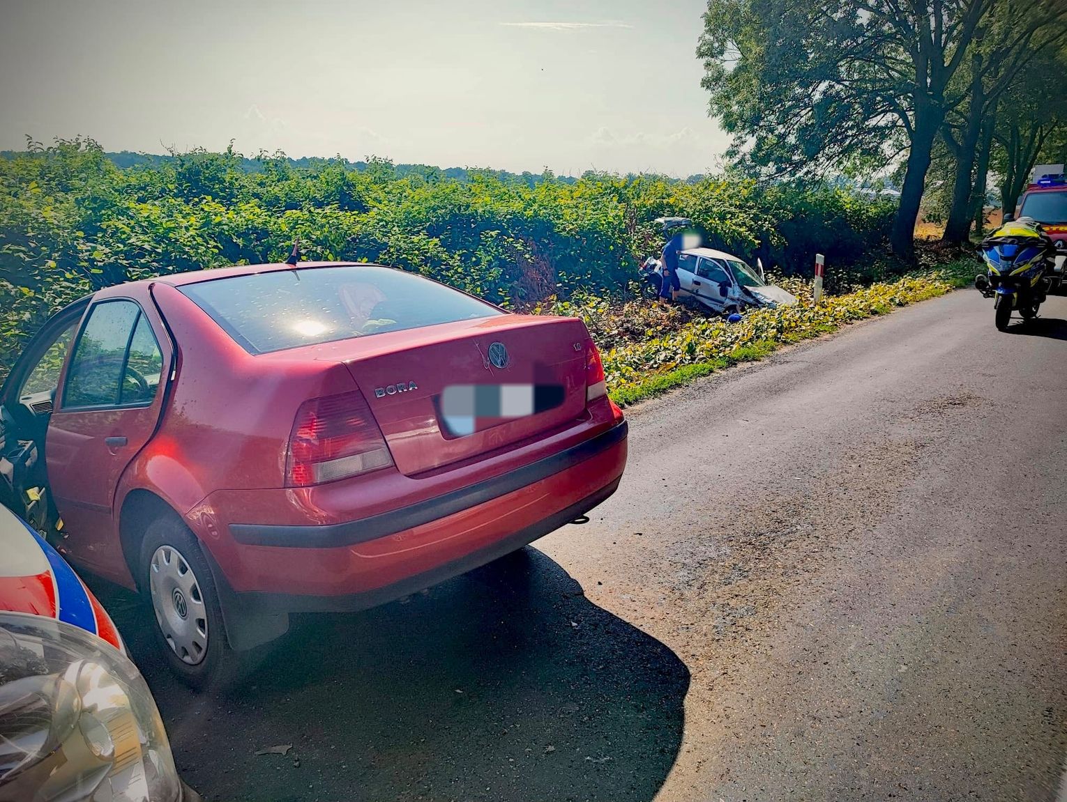 Groźny wypadek na DW408 - trzy osoby w szpitalu i interwencja śmigłowca LPR