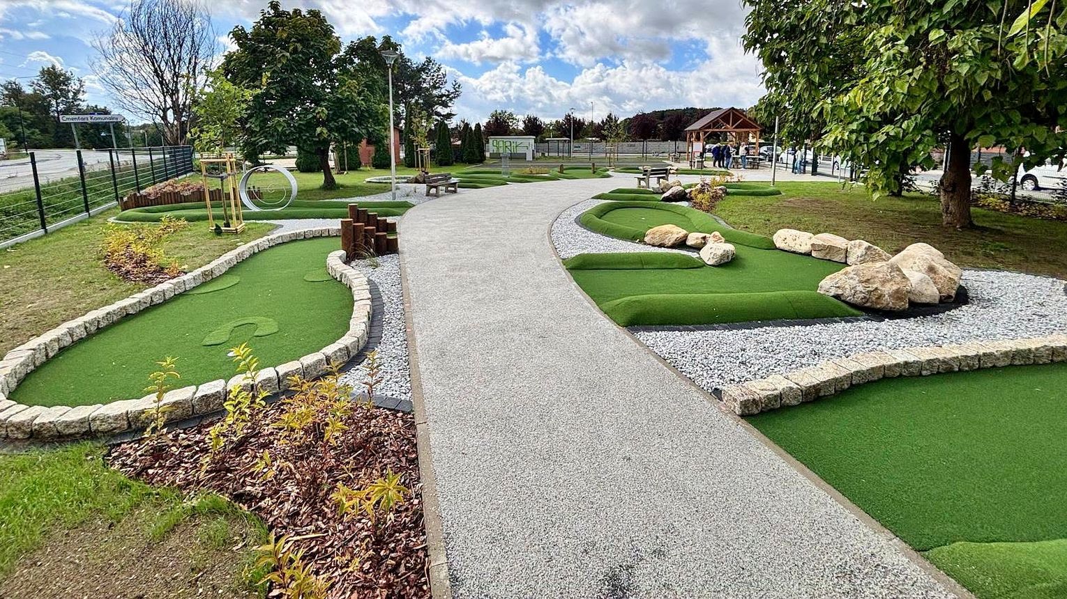 Nowa strefa rekreacji w Kędzierzynie-Koźlu: minigolf i szachy przy „Kowalu”