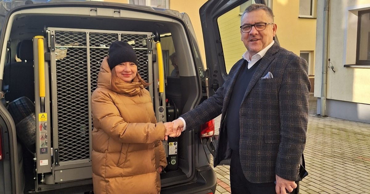 Nowy bus dla podopiecznych OPS w Strzelcach Opolskich