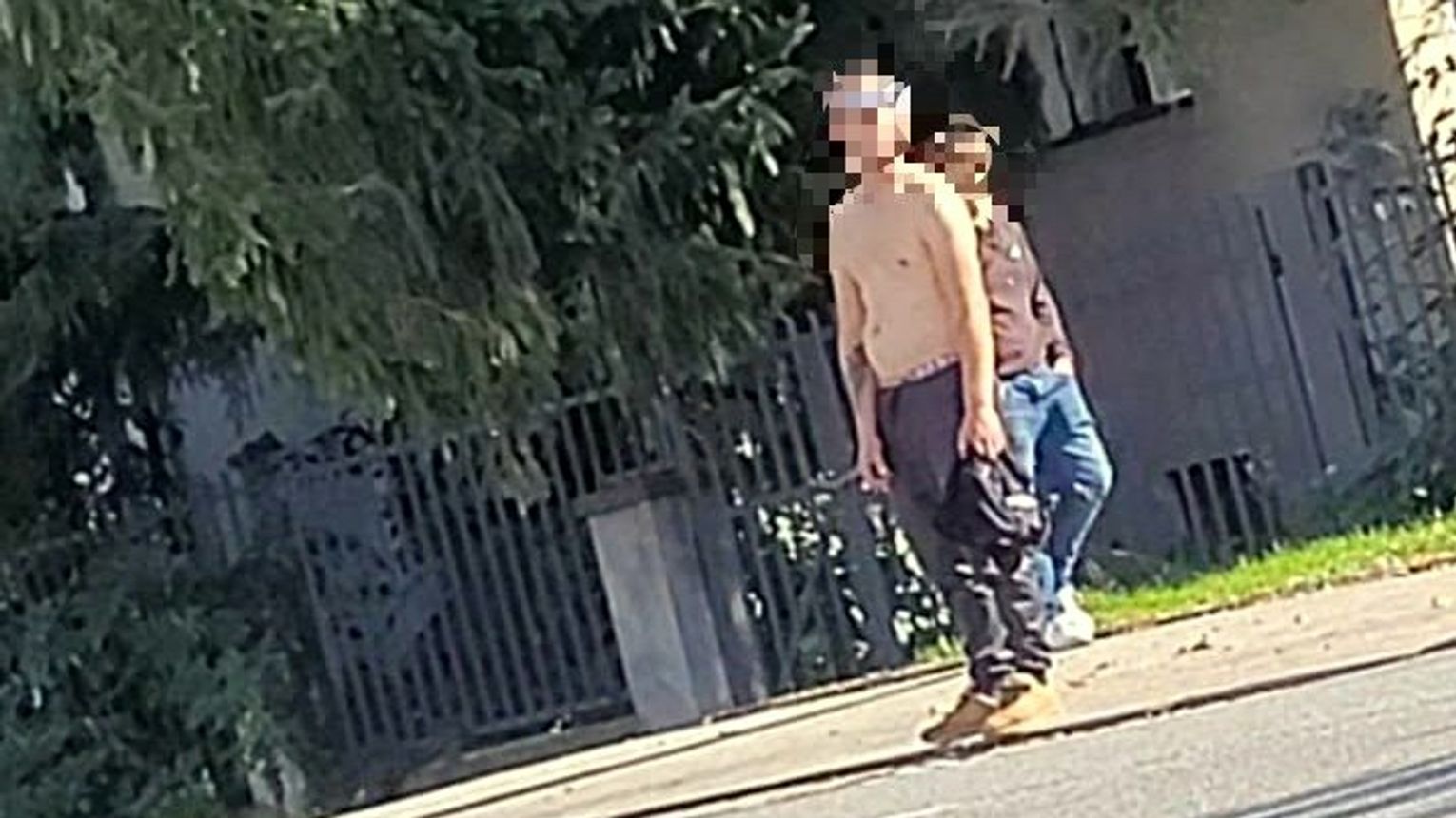 Strach w Koźlu: Mieszkańcy boją się 33-latka. Interwencja policji na ulicy Chrobrego